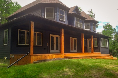 A custom deck built by Marden Construction.